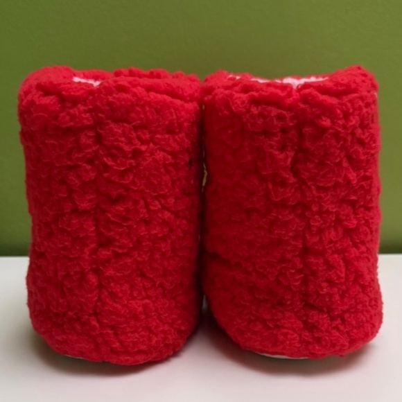 Hello Kitty Sherpa Slipper Boot - Picture 4 of 6